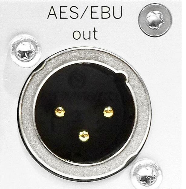 最常见的采用三芯XLR接口的AES/EBU物理接口