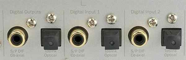 采用RCA同轴和光纤接口的S/PDIF接口