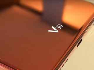 LG V30：引入OLED无副屏