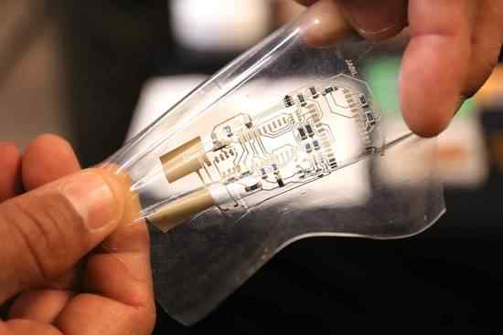 硅谷准备重塑半导体电路板，发明柔性电路板