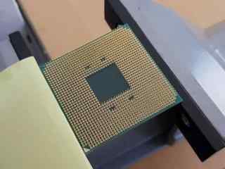 开盖有喜 AMD七代Zen APU首次开盖 AM4接口1331个针脚