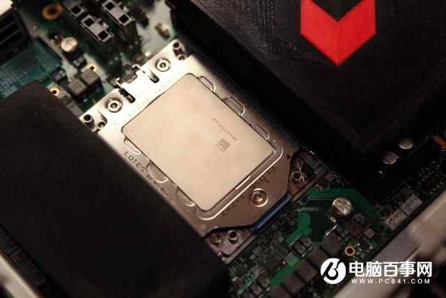 AMD放大招 Zen架构双路处理器16核LGA插槽超级大