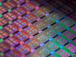 AMD下一代CPU性能暴增 GF明年量产7nm工艺