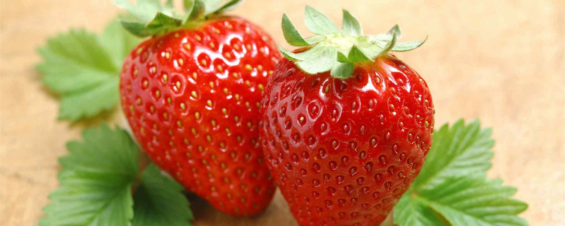 草莓_美味的草莓图片_草莓甜点、蛋糕_卡通可爱草莓小清新图片壁纸