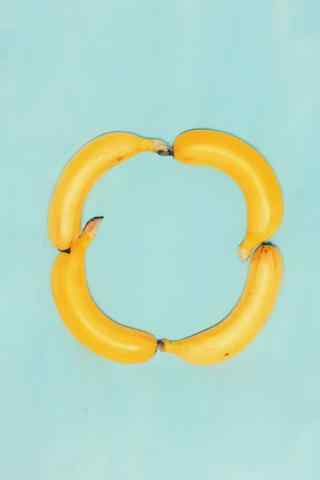 香蕉摆出的方圆图案高清手机壁纸