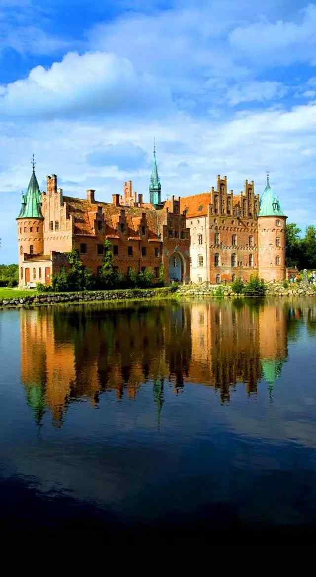 丹麦童话般的城堡手机壁纸