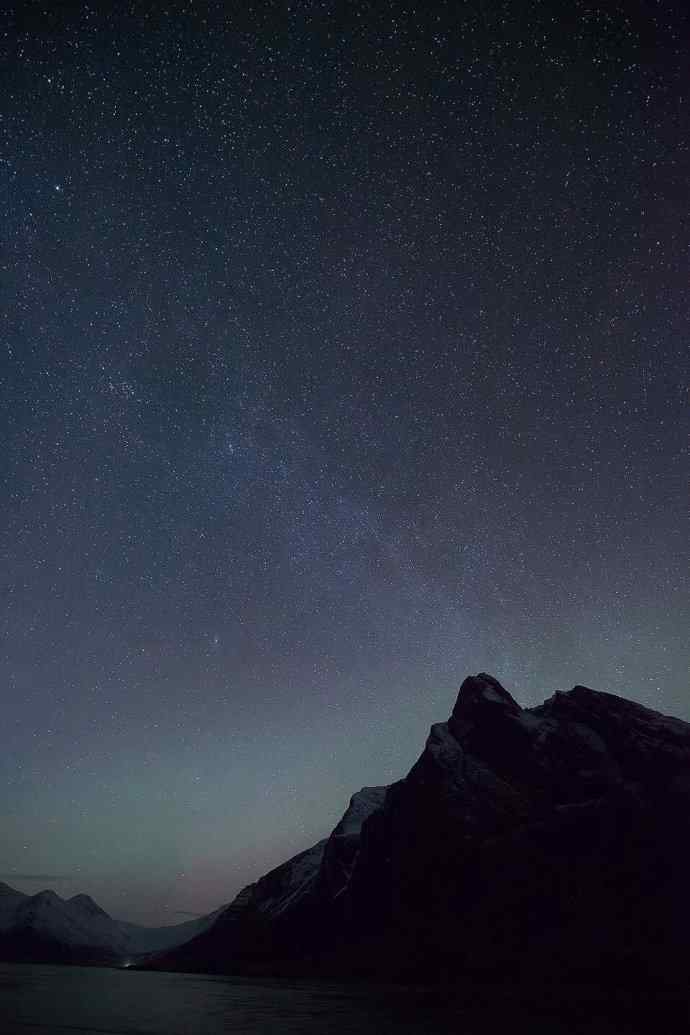 冰岛极地唯美星空摄影手机壁纸