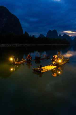桂林的漓江渔火风景手机壁纸