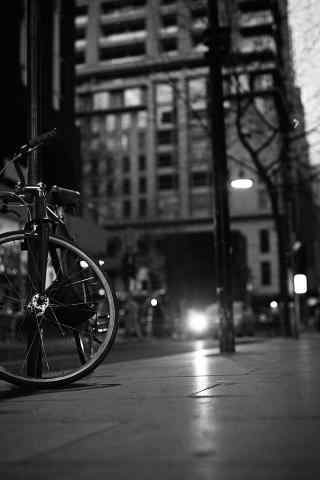 自行车黑白简约文艺摄影手机壁纸
