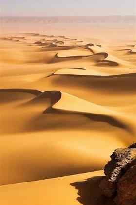 美丽的沙漠风景手机壁纸