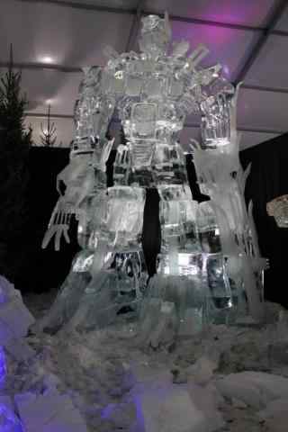 哈尔滨冰雕展之高达冰雕手机壁纸