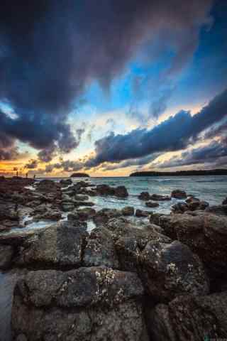 普吉岛海边岩石特色风景图片手机壁纸