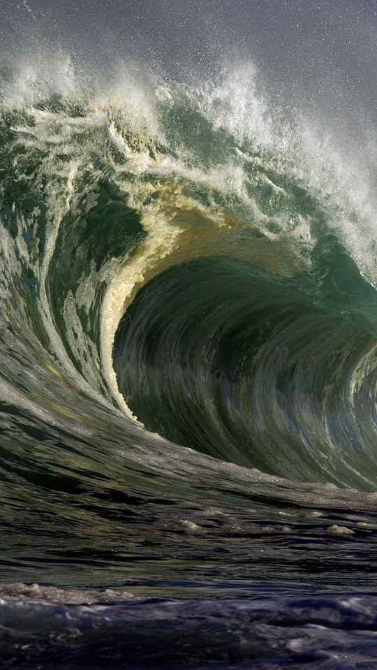 壮观的海浪图片手机壁纸