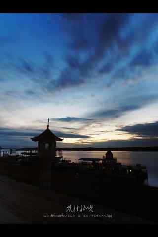 夕阳下的黑龙江河流手机壁纸