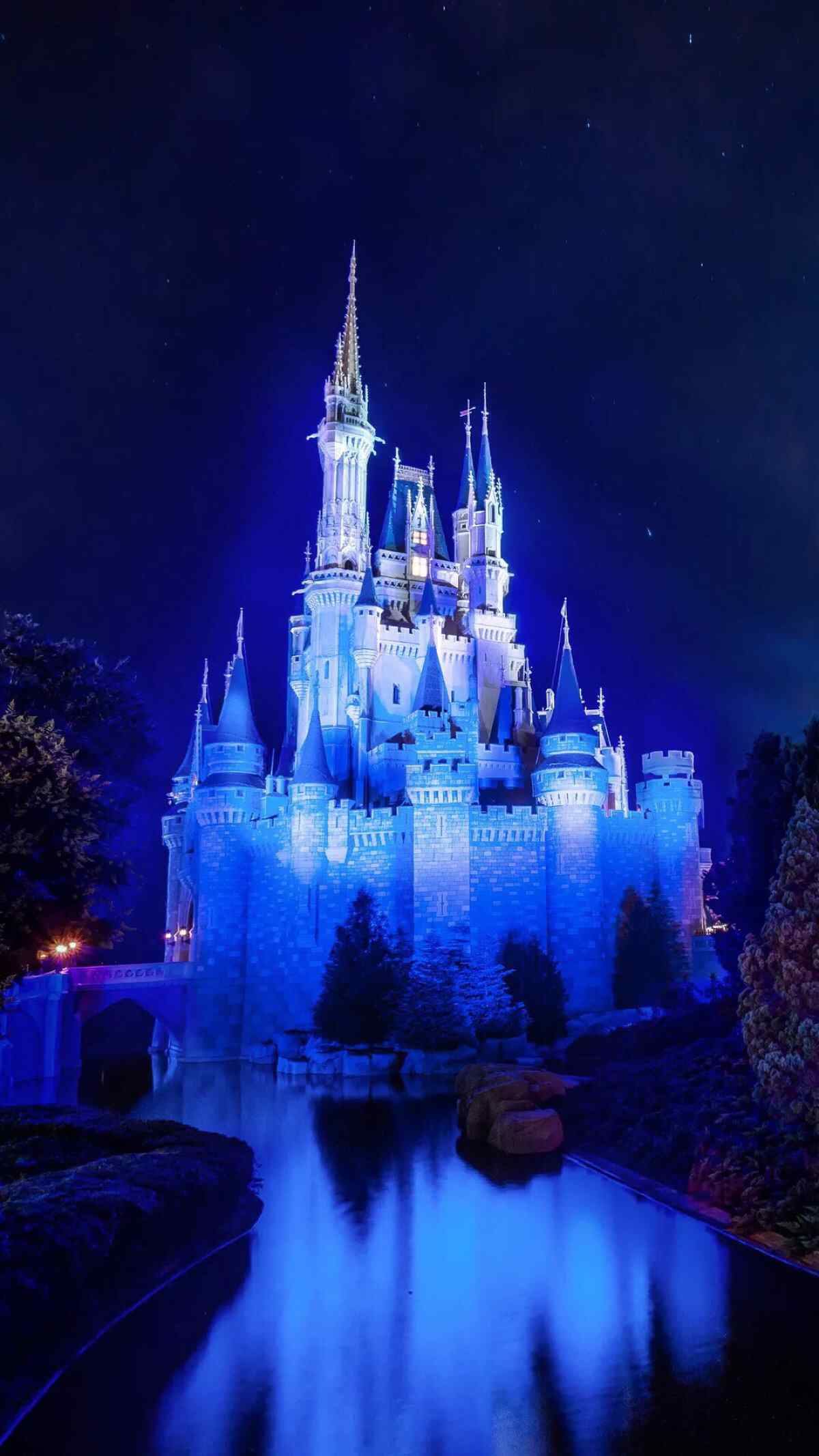 建筑风景图片手机壁纸：迪士尼乐园城堡