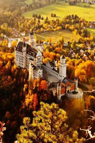秋色中的城堡手机壁纸