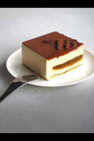香甜的提拉米苏蛋糕手机壁纸
