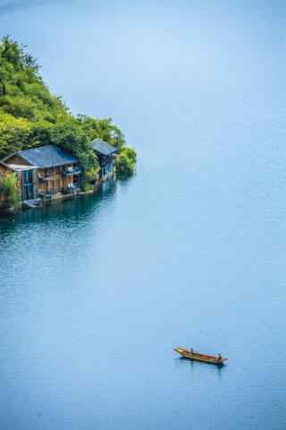 泸沽湖唯美蓝色风景手机壁纸