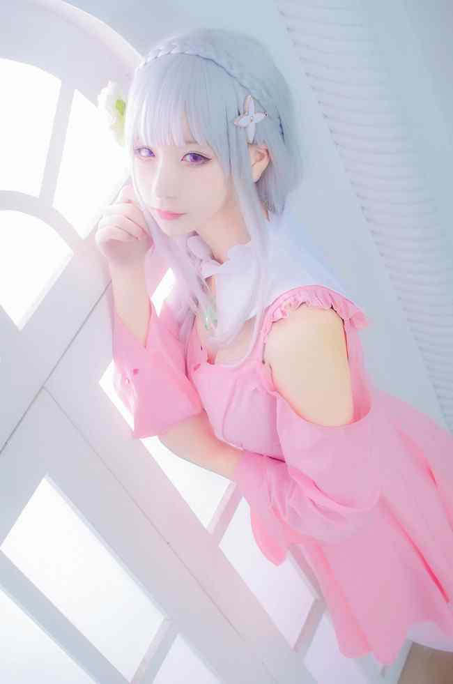 日本少女cosplay艾米莉娅福利写真图片