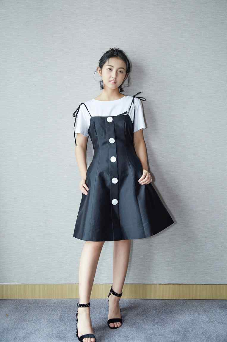 张子枫时尚造型迷人图片