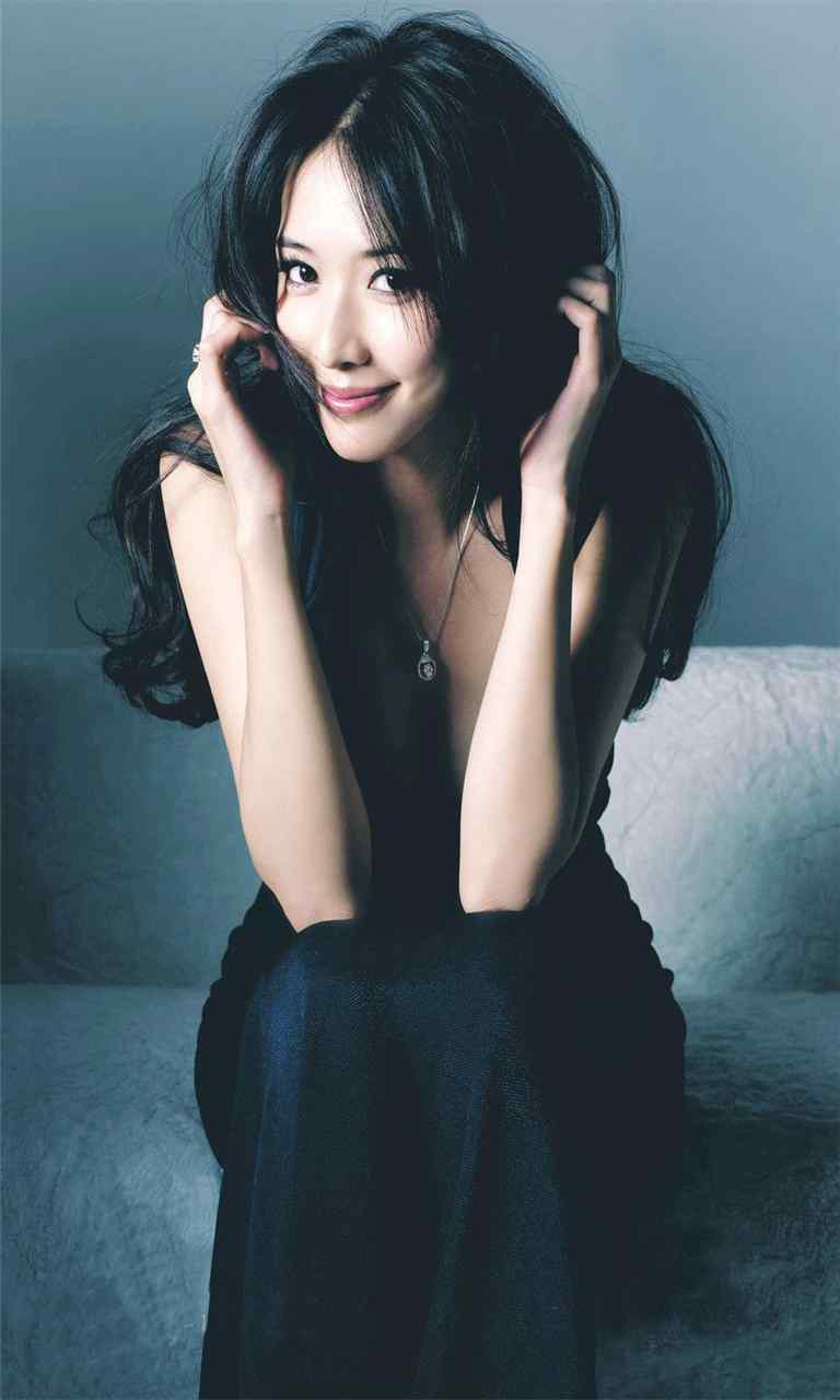 林志玲黑色长裙性感杂志写真手机壁纸