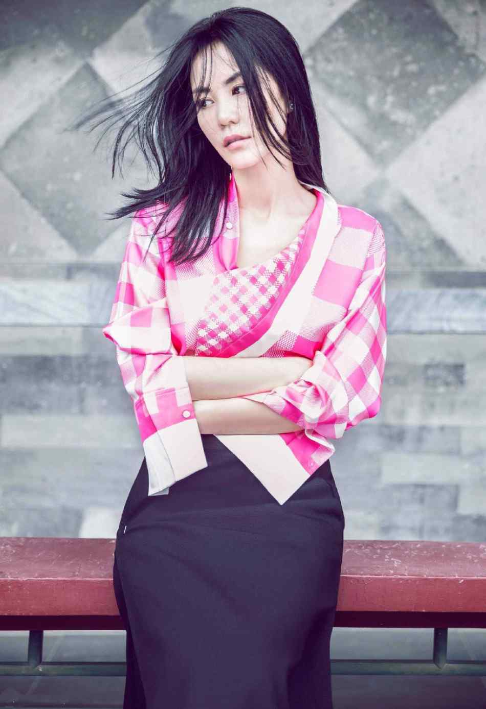 王菲时尚杂志粉色上衣唯美图片高清手机壁纸