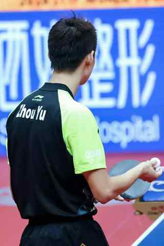 中国国家男子乒乓球队周雨帅气背景手机壁纸
