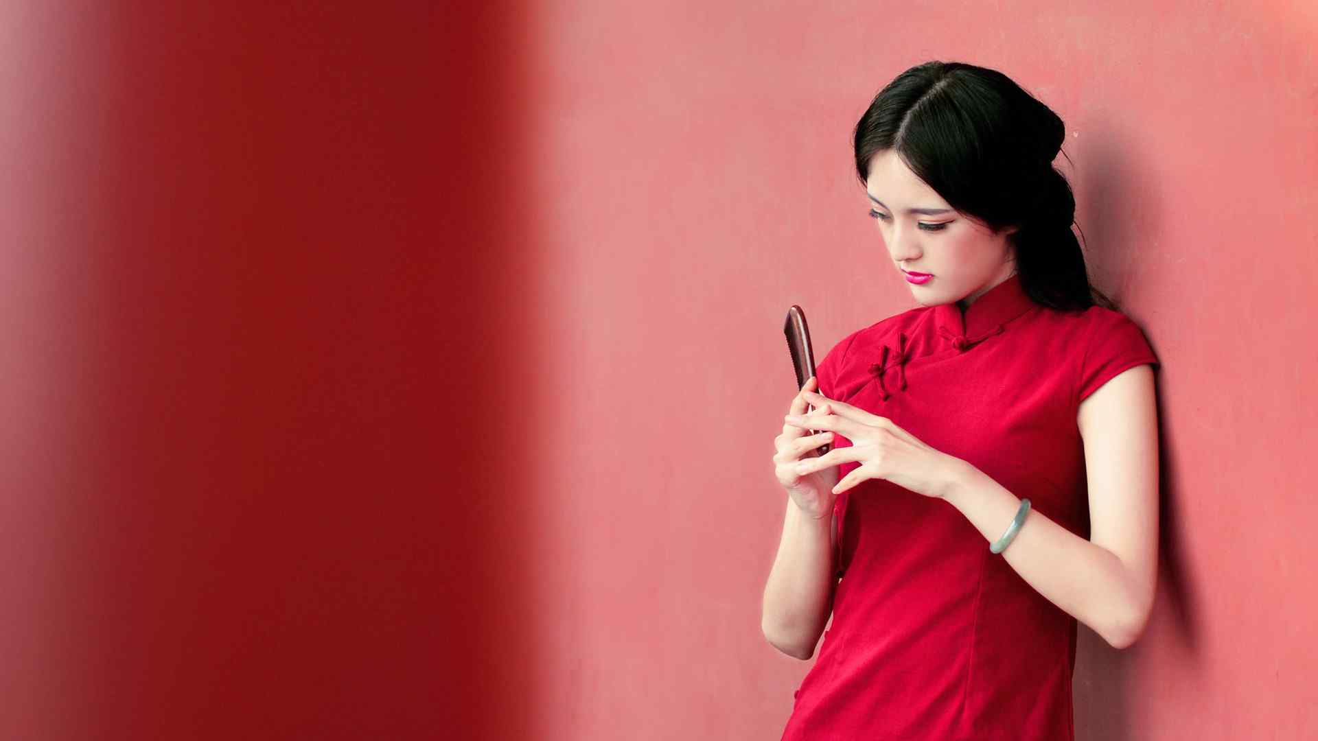红衣美女性感唯美写真高清电脑桌面壁纸