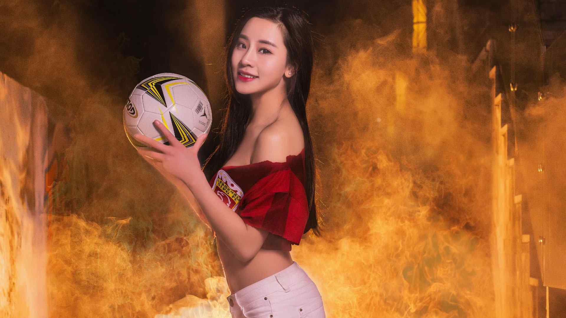 足球宝贝妍子沁性感火辣运动写真图片桌面壁纸