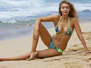 美女模特gigi沙滩比基尼写真图片