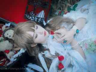 lolita洋装—沉睡在梦中的少女桌面壁纸