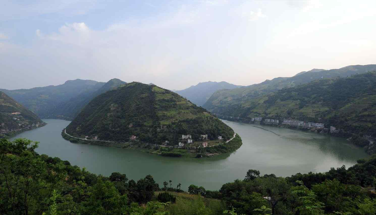 绿色清新的汉江风景图片