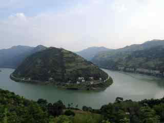 绿色清新的汉江风景图片