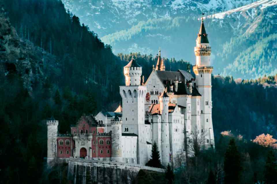 最童话的城堡之阿尔卑斯山脉中的新天鹅城堡