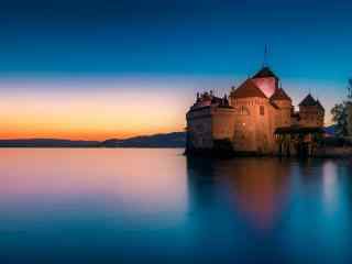 最童话的城堡之夕阳下的瑞士西庸城堡