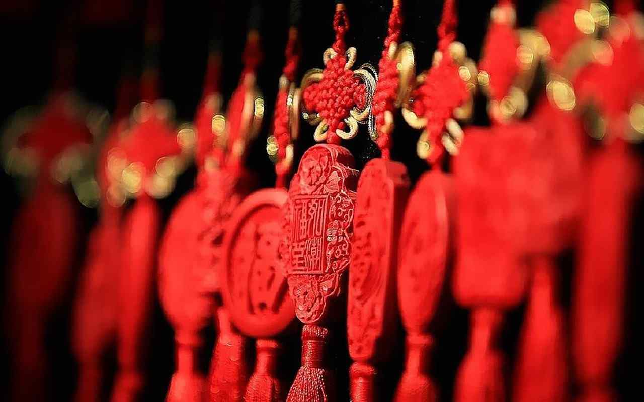 红色喜庆的中国结图片