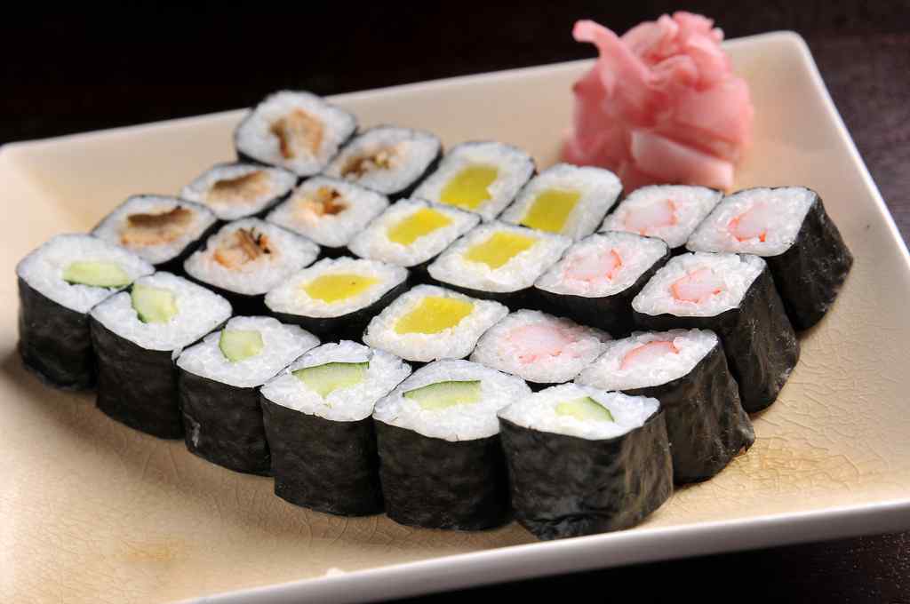 寿司单料大杂烩蔬果卷桌面壁纸