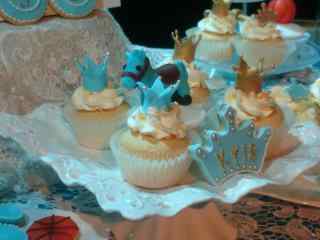 翻糖蛋糕创意小马蓝色蛋糕桌面壁纸