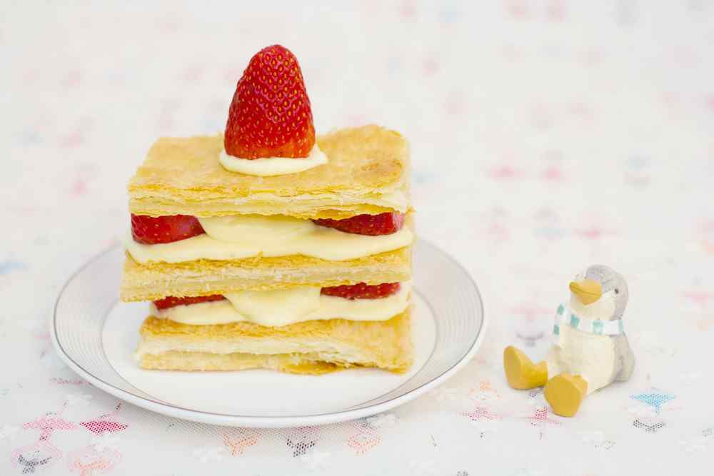 可爱的草莓蛋糕图片