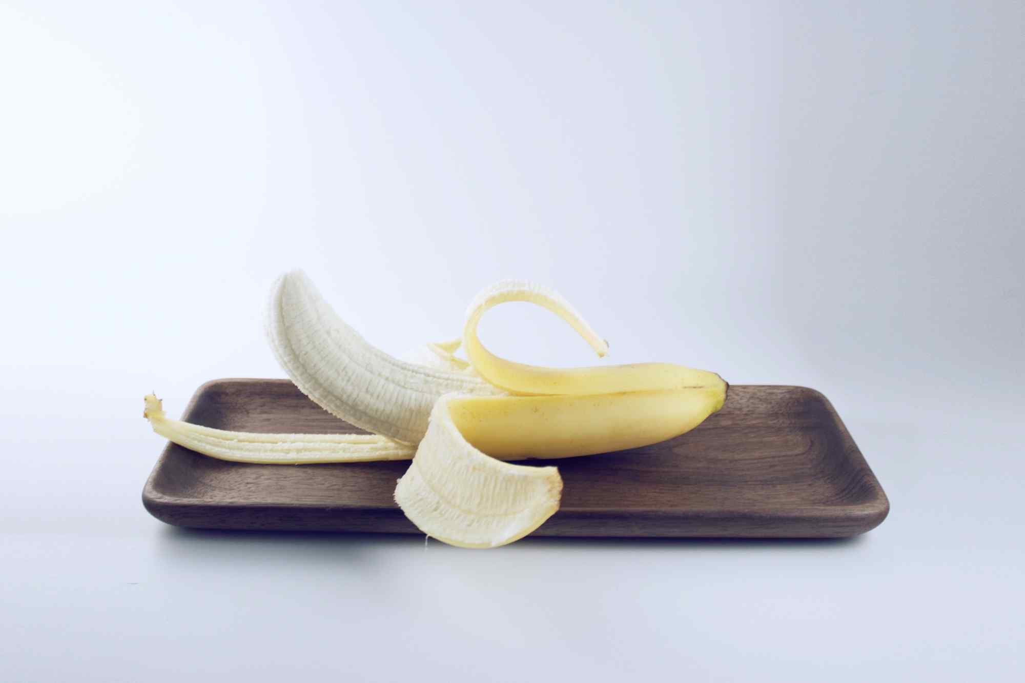 一只小香蕉简约文艺摄影图片