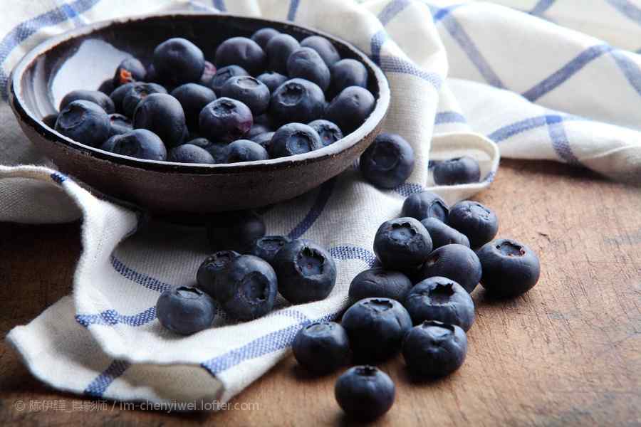 小清新蓝莓水果桌面壁纸