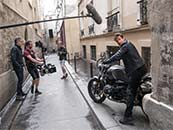 《碟中谍6：全面瓦解》摩托车戏拍摄现场高清剧照图片