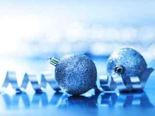蓝色唯美的圣诞节装饰品桌面壁纸