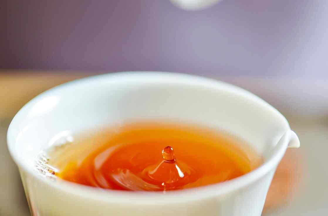 茶文化—一杯醇香的大红袍桌面壁纸