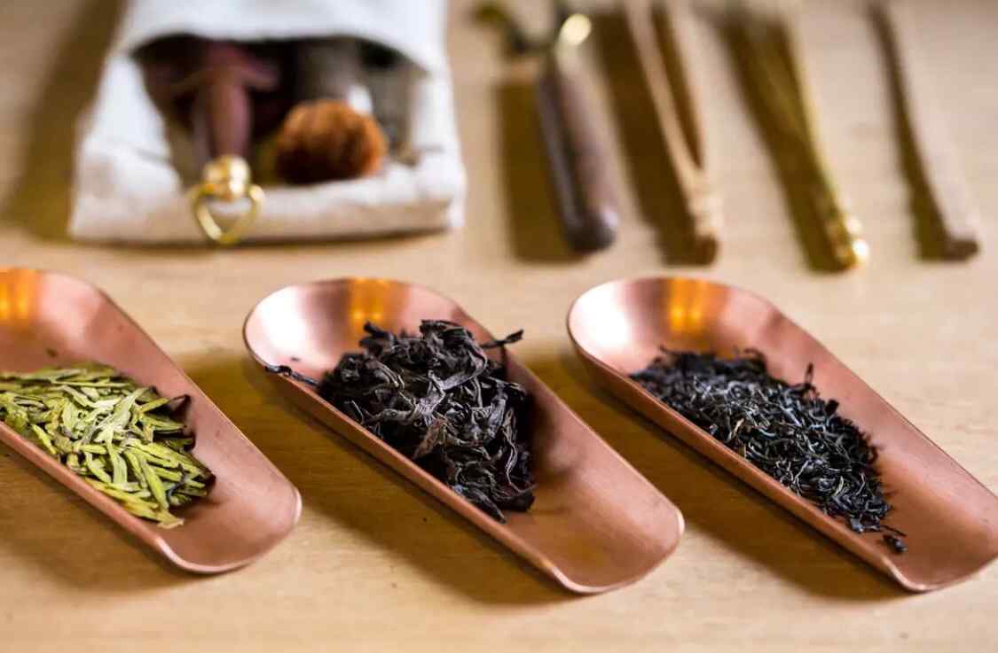 茶文化—三个不同品种的茶叶桌面壁纸