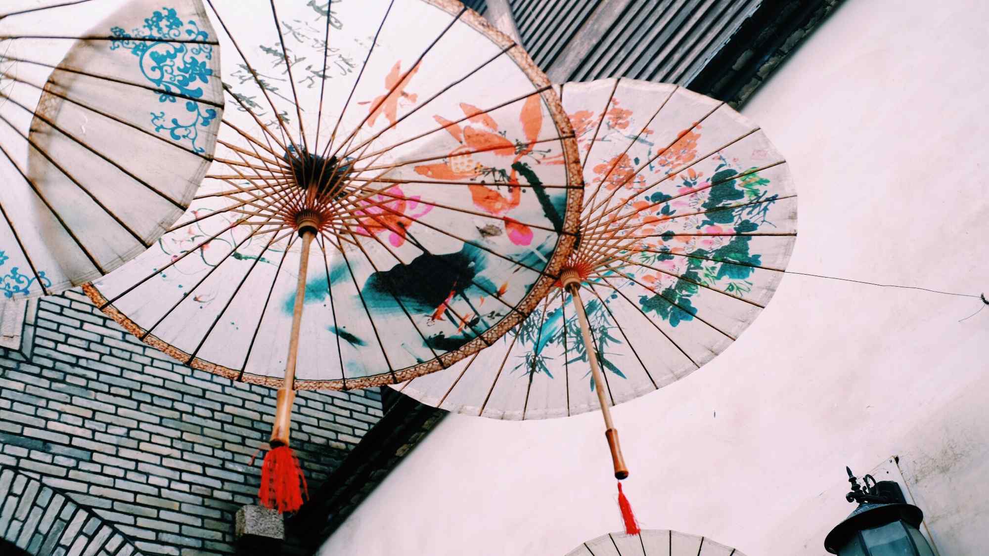 唯美的油纸伞摄影图片
