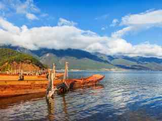 泸沽湖船舶摄影图片