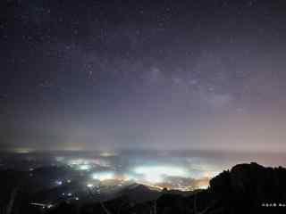 星空下的泰山风景