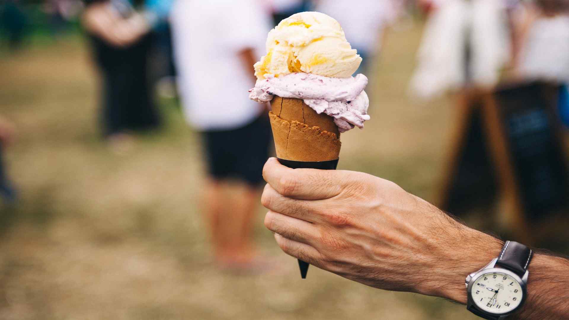 甜筒冰淇淋高清美食壁纸