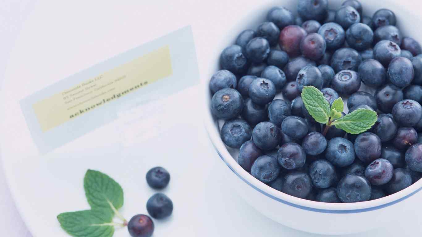 小清新蓝莓简单摄影桌面